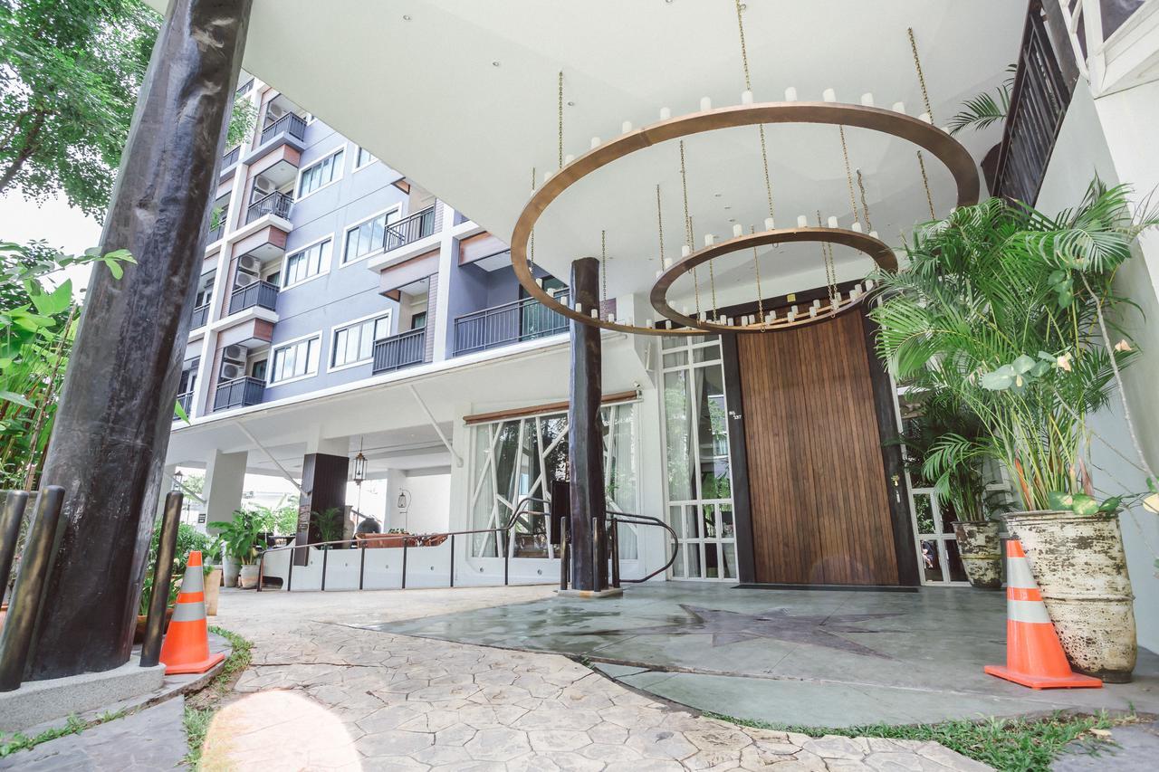 Icheck Inn Trams Square Chiang Mai Zewnętrze zdjęcie