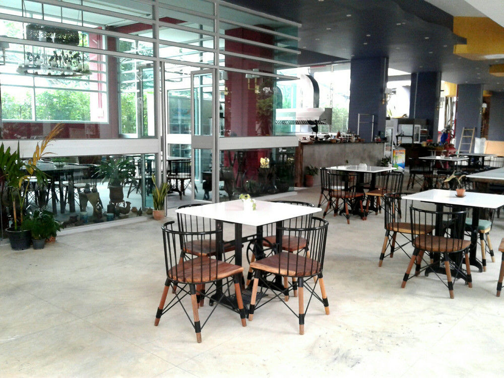Icheck Inn Trams Square Chiang Mai Zewnętrze zdjęcie