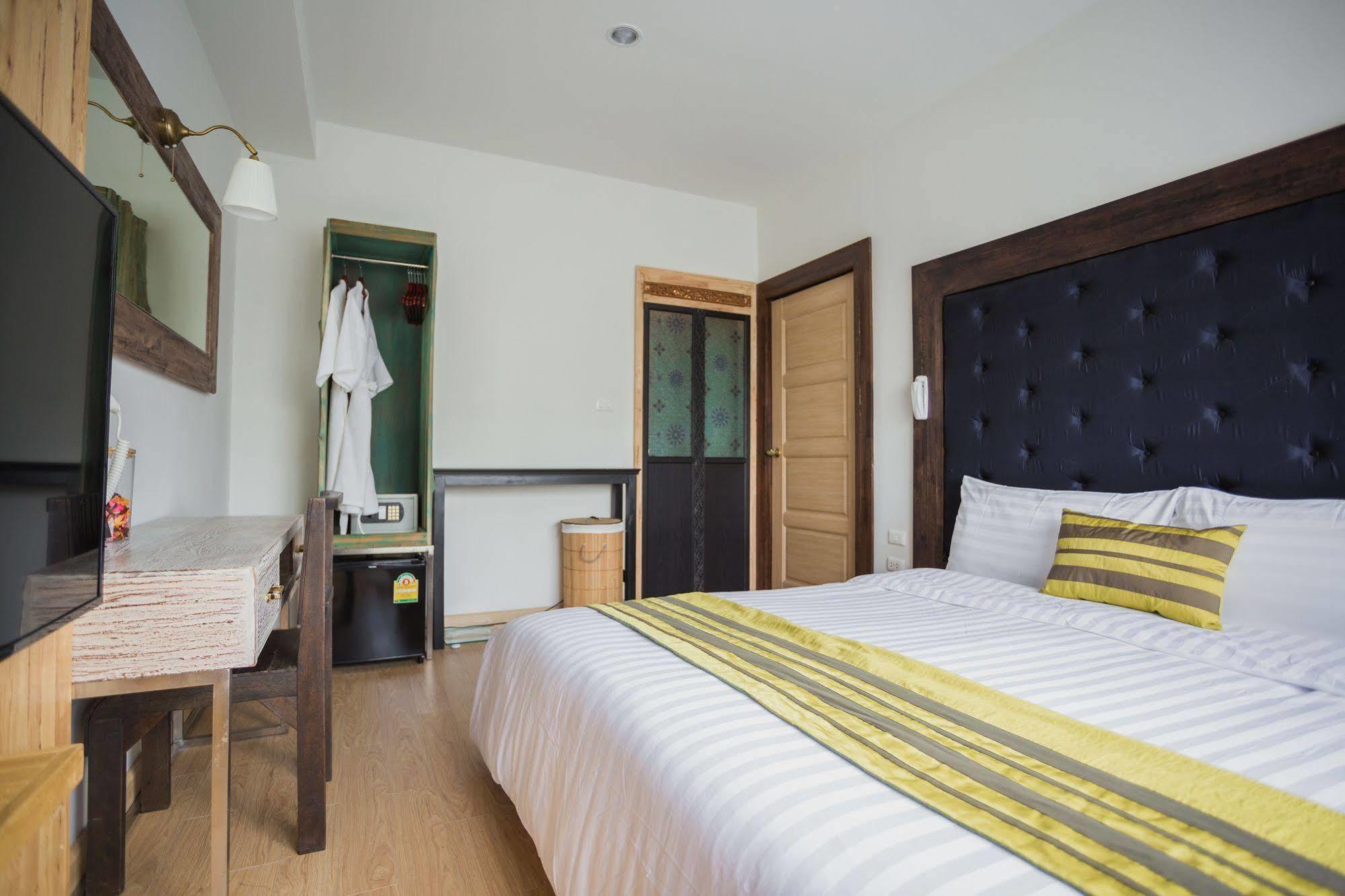 Icheck Inn Trams Square Chiang Mai Zewnętrze zdjęcie