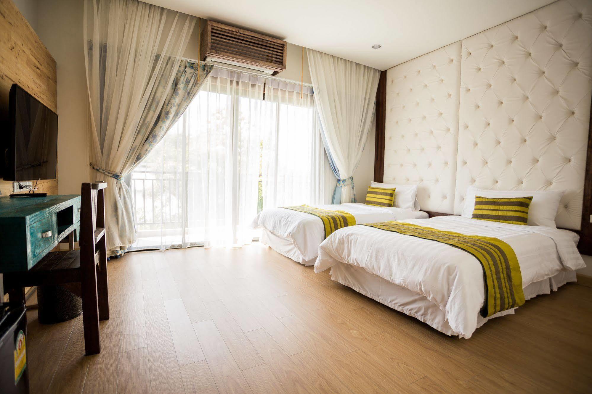 Icheck Inn Trams Square Chiang Mai Zewnętrze zdjęcie