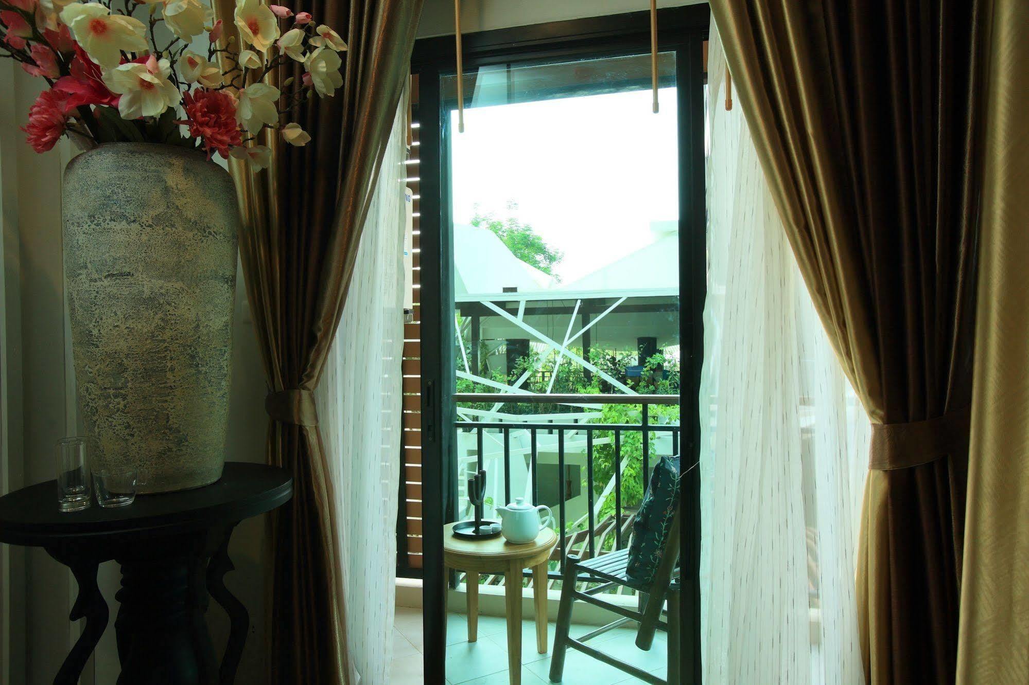 Icheck Inn Trams Square Chiang Mai Zewnętrze zdjęcie