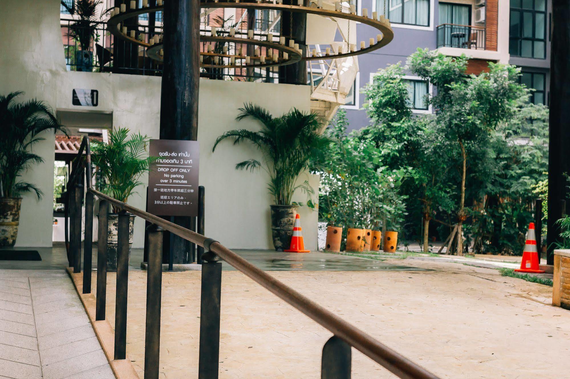 Icheck Inn Trams Square Chiang Mai Zewnętrze zdjęcie